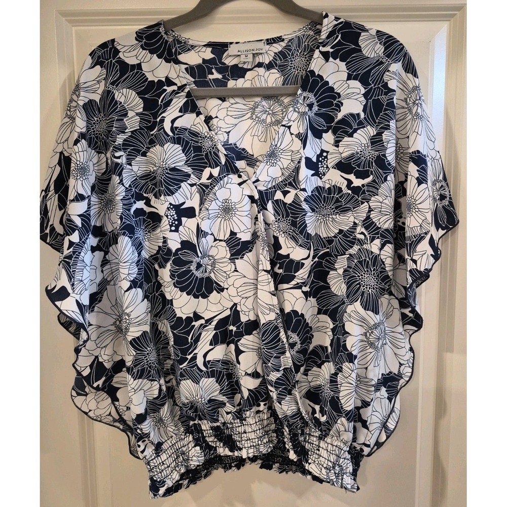 Boho Surplice Wrap Floral Top Batwing Sleeve Sleek Glamorous Casual  Size M USA